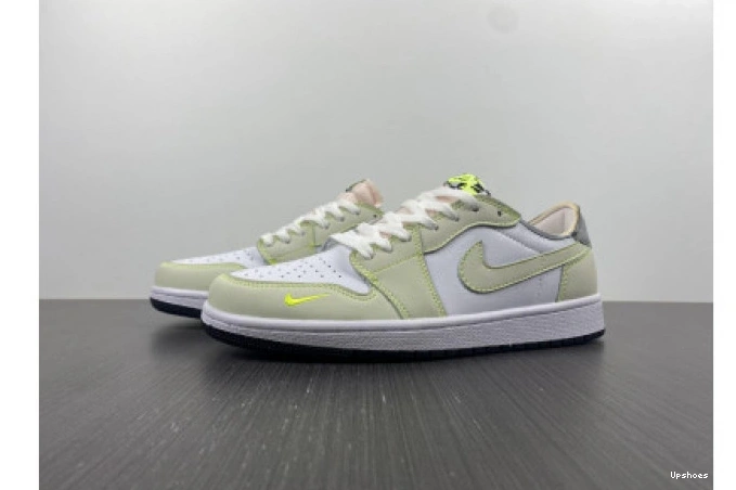 GREEN-BLACK WHITE GHOST AIR 1 OG DM7837-103 LOW JORDAN 0315